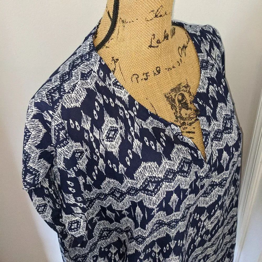Blue and White blouse - Picture 2 of 5